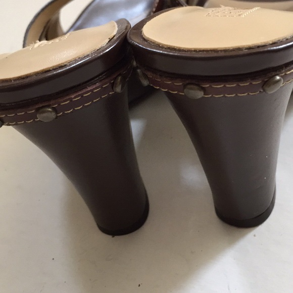 NWT Anne Klein Brown Leather Studded Wedge Sandals - Picture 5 of 8